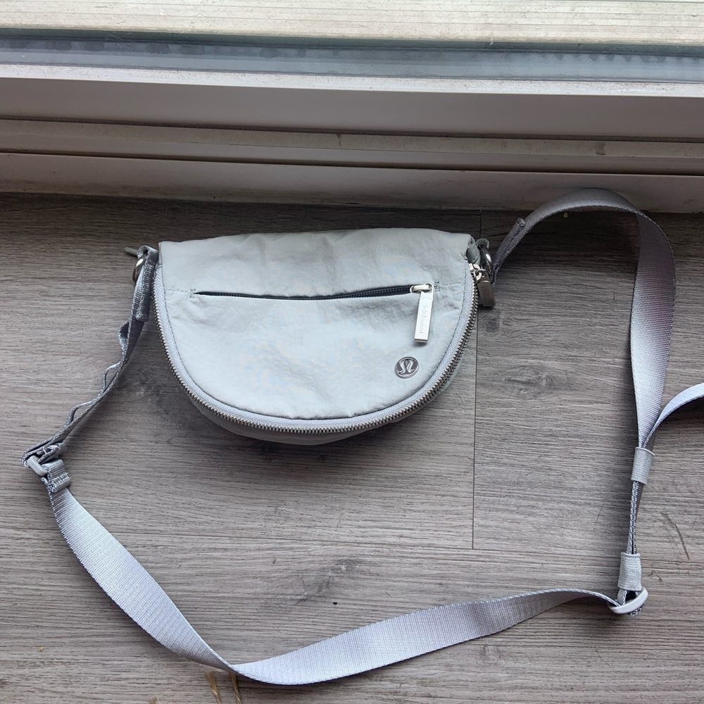 Lululemon all night featival bag *micro 2L